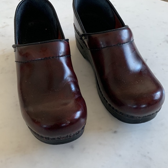 Dansko Maroon leather clogs - Picture 4 of 4